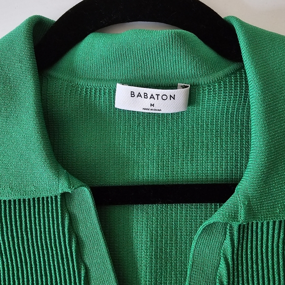 Aritzia Babaton Sculpt Knit Polo Top. Size M - Picture 4 of 6